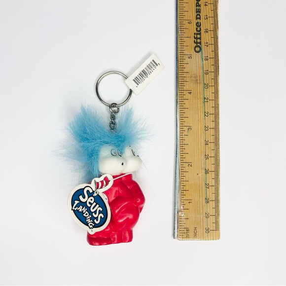 RARE Thing 1 Thing 2 Keychain Dr. Seuss Landing 2 sides furry hair loop pendant - Picture 2 of 5